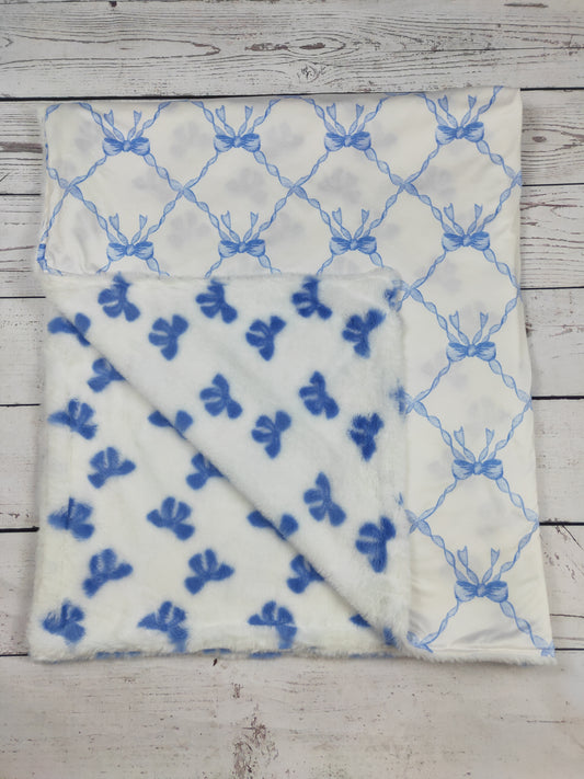 Blue Bow Printed Baby Blanket